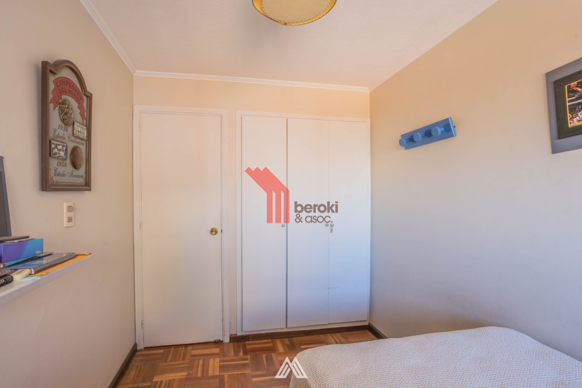 Apartamento ID.224 - Venta apartamento 4 dormitorios en Pocitos balcón, estar, terraza lavadero serv completo