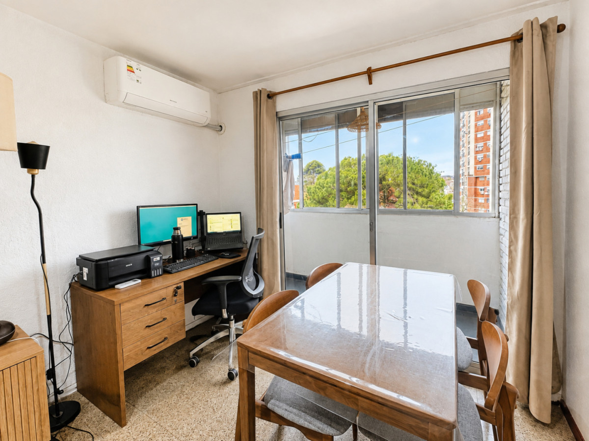 Venta apartamento 2 dormitorios, Balcón. Buceo.