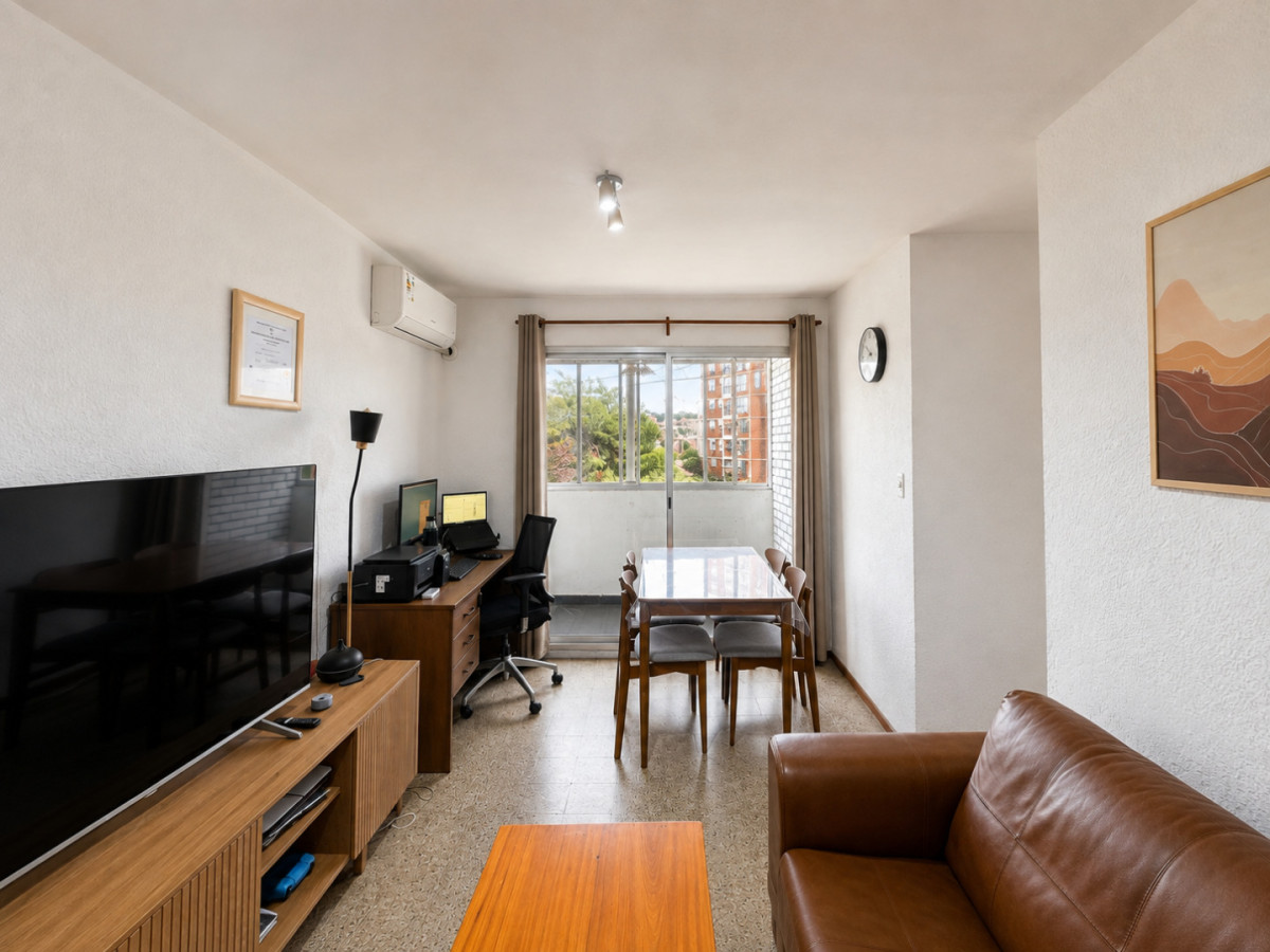 Venta apartamento 2 dormitorios, Balcón. Buceo.