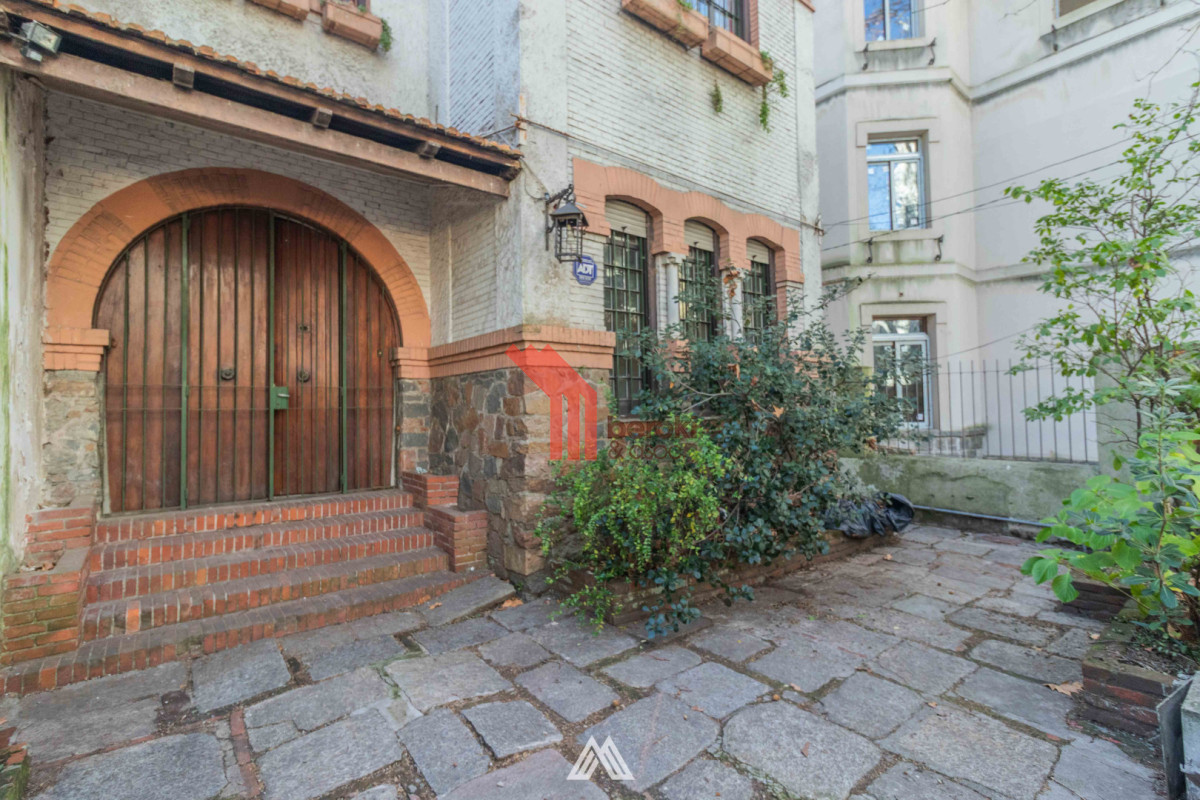 Casa ID.46 - VENTA CASA DE 3 DORMITORIOS Y SERVICIO EN POCITOS