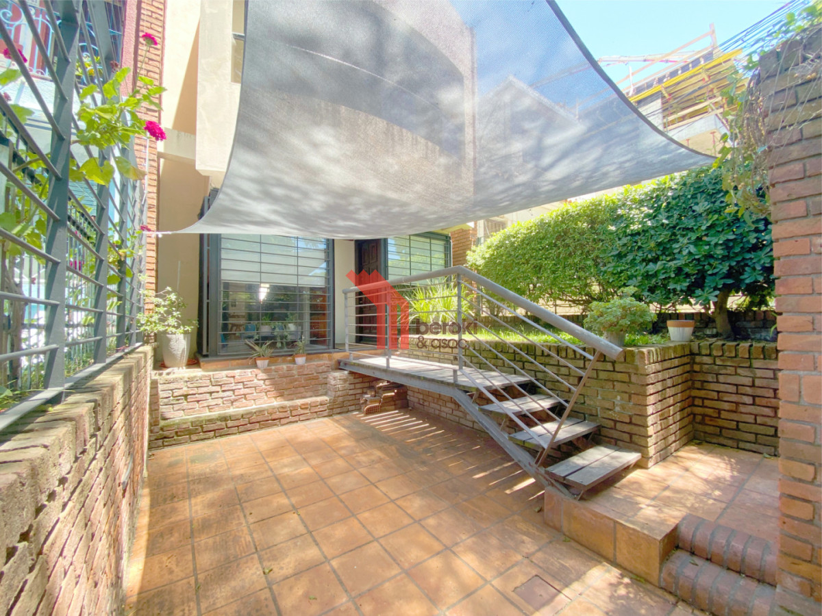 Casa ID.115 - Venta Casa Malvin 4 Dormitorios 3 Baños Garage