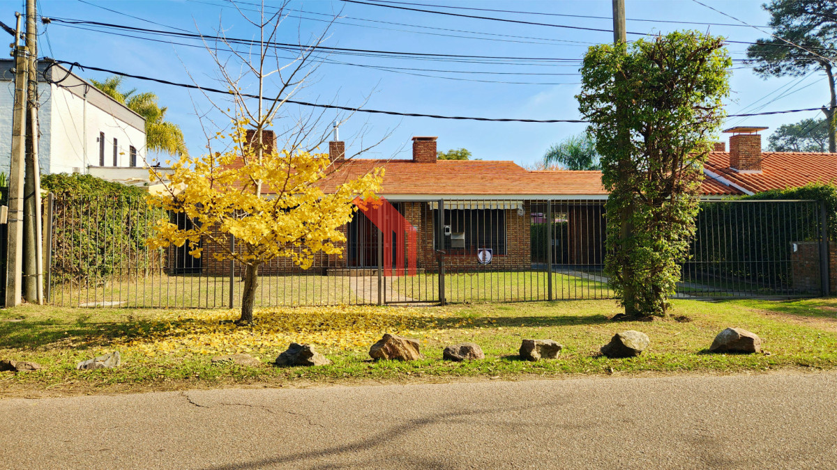 Casa ID.234 - Alquiler Casa Carrasco Norte 4 Dormitorios