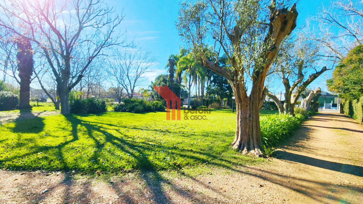 Casa ID.256 - Venta Casa Quinta Colón 8 Dormitorios