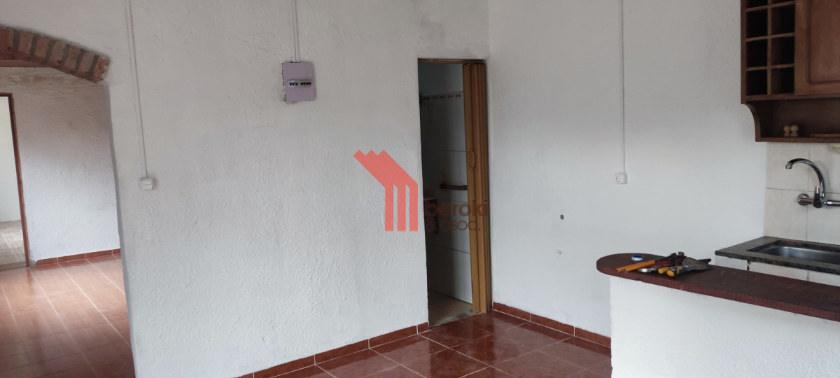 Casa ID.123 - Venta Casa 3 dormitorios + apartamento. Padrón único.  Cerrito de la Victoria.