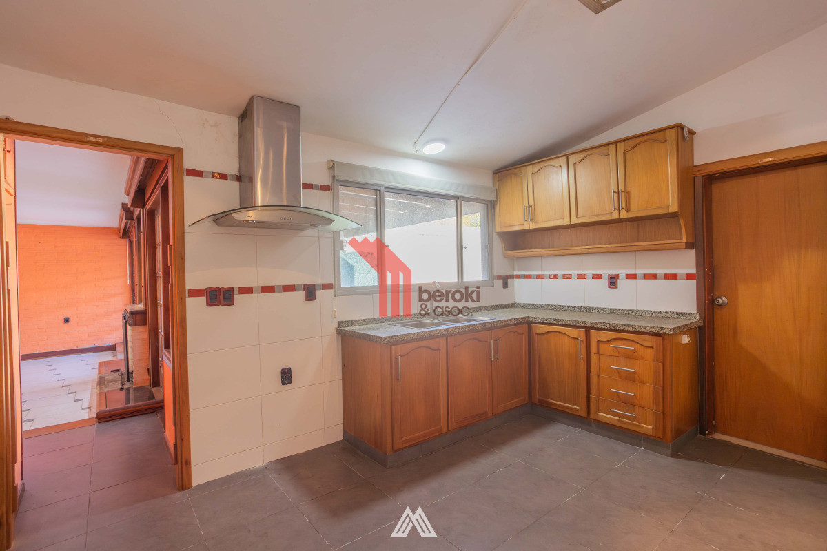 Casa ID.104 - Alquiler Casa Punta Gorda 4 Dormitorios Jardín Piscina Y Barbacoa