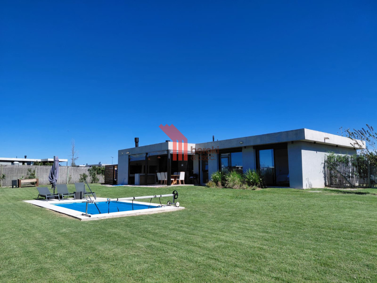 Casa ID.154 - Venta casa en La Juana, 3 dormitorios, 2 baños, piscina climatizada