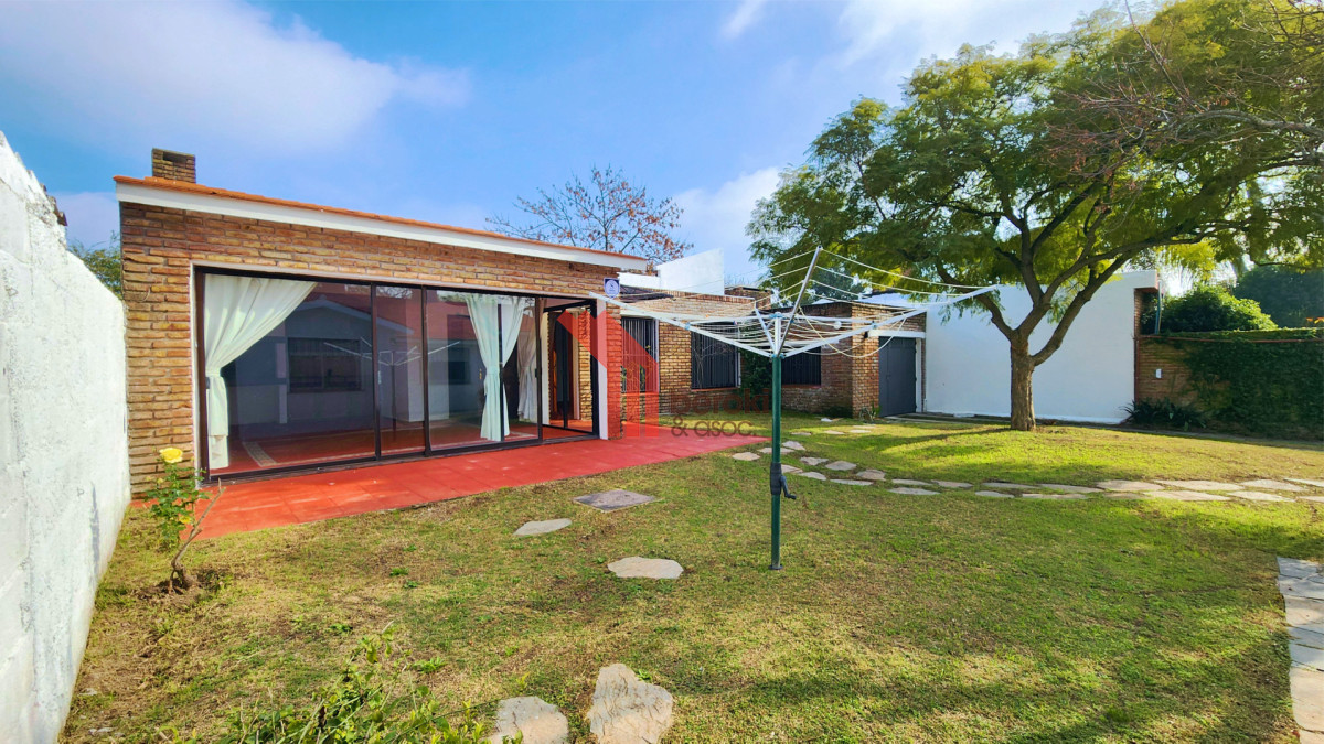 Casa ID.234 - Alquiler Casa Carrasco Norte 4 Dormitorios