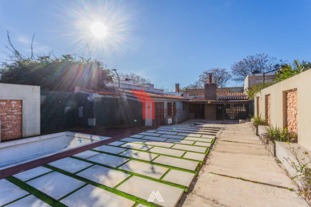 Casa ID.23 - Venta Casa Punta Gorda 4 Dormitorios Jardín Piscina Y Barbacoa