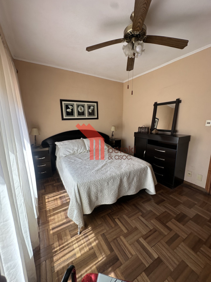 Casa ID.139 - Venta Casa 3 dormitorios+ Apto+ Local+ Parrillero +Deposito+ Gge. Terreno 422m2