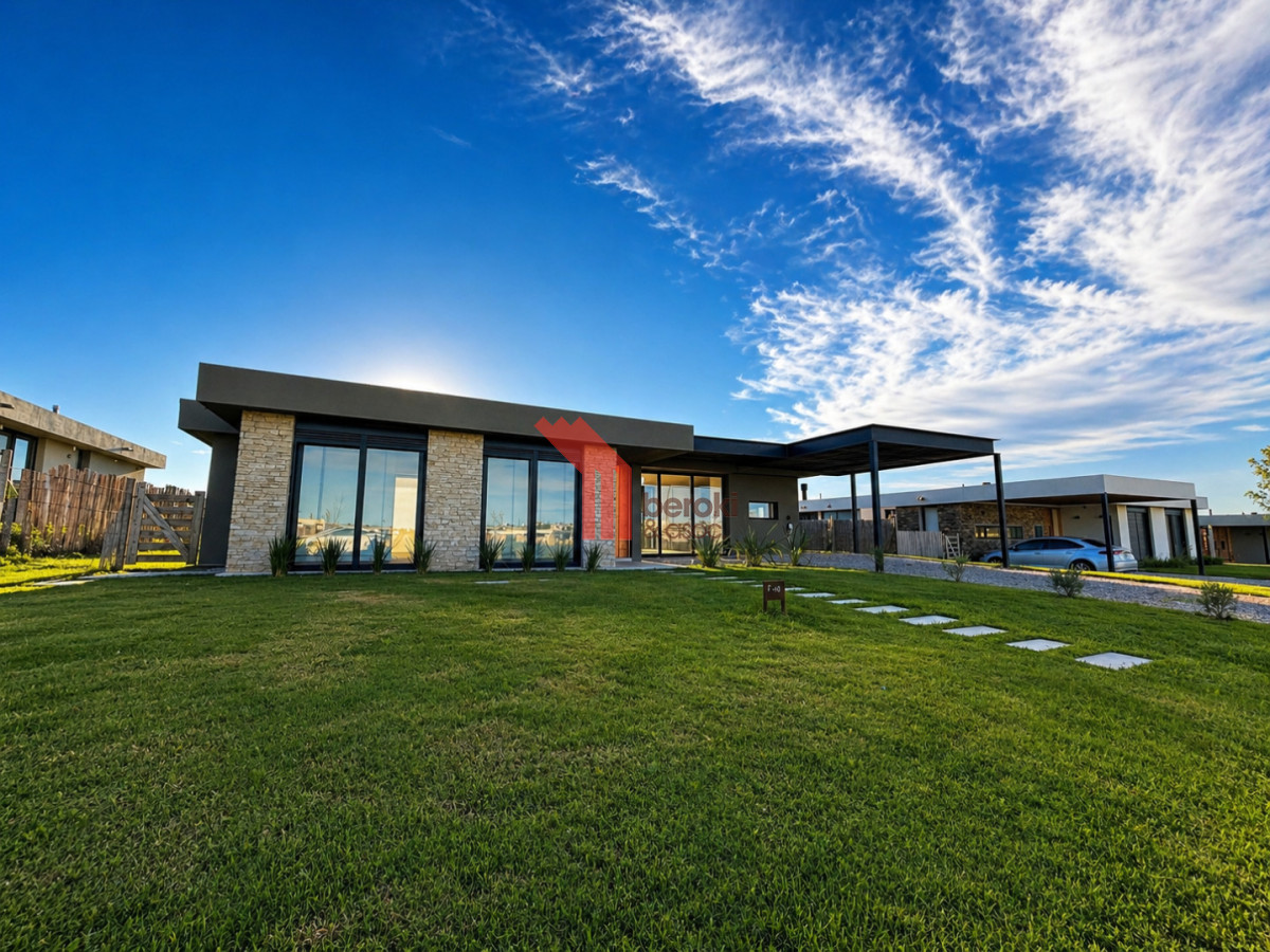 Casa ID.213 - Venta Casa 3 Dormitorios La Juana Piscina Paneles Solares y Barbacoa