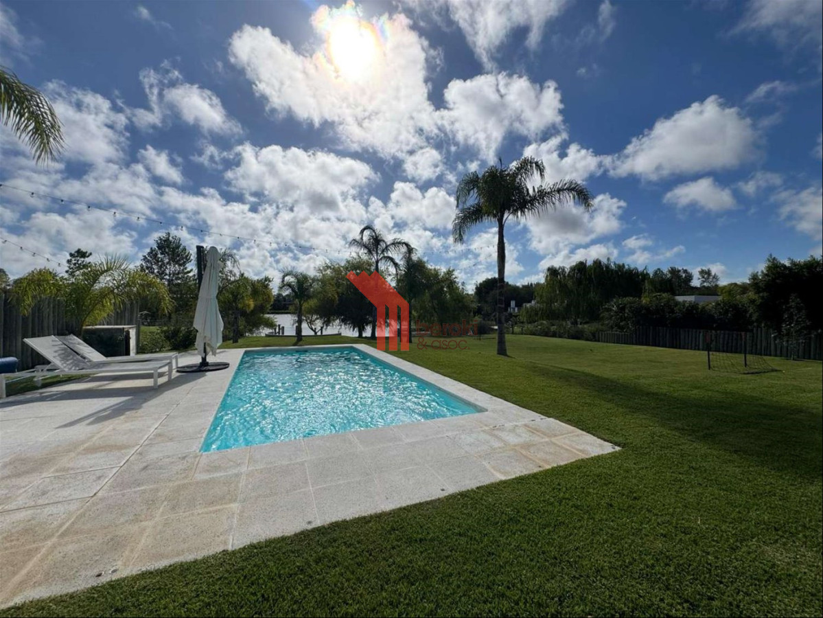 Casa ID.193 - Casa de 4 dormitorios sobre lago en Viñedos de la Tahona - 1.497 m² de terreno