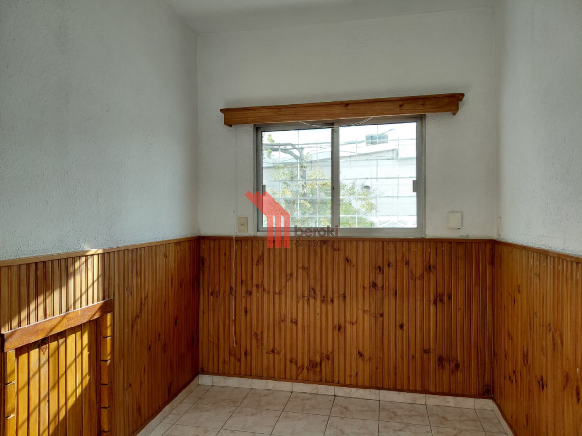 Casa ID.226 - Venta casa 3 dormitorios, 2 baños, mas monoambiente, Colon