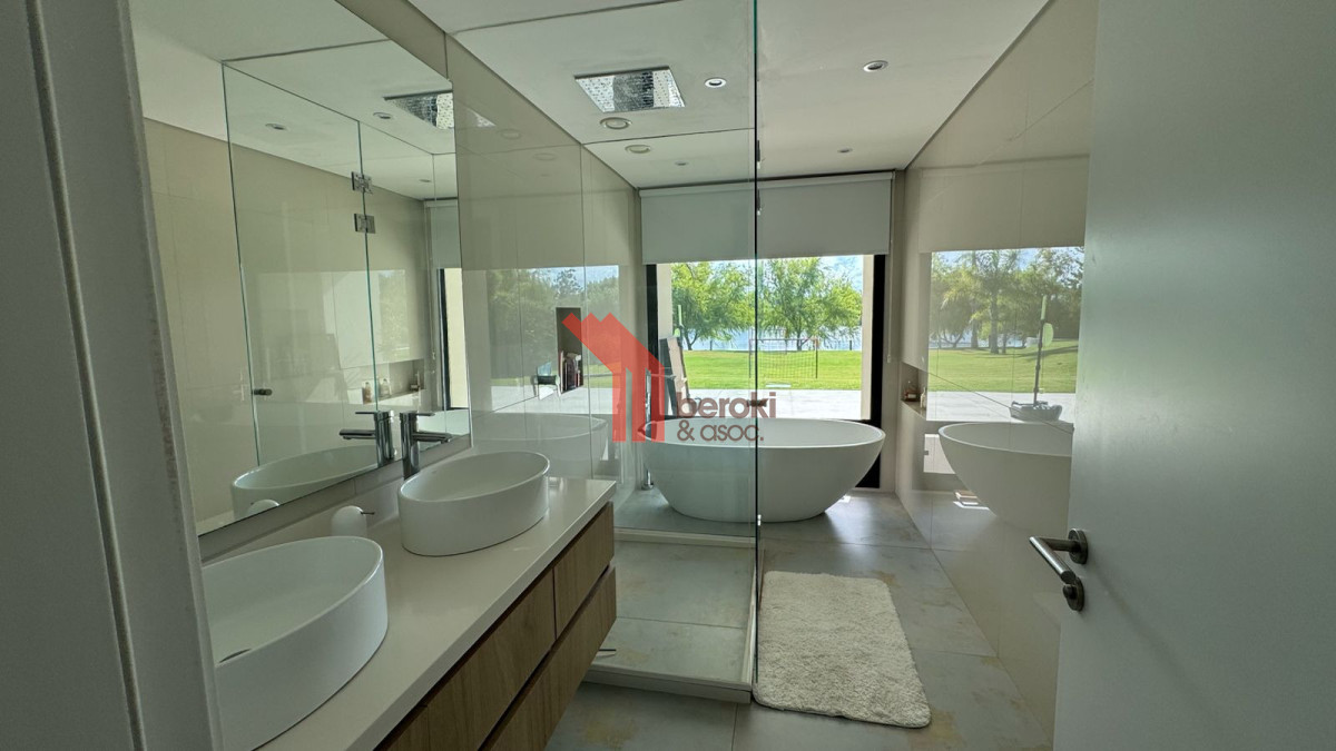 Casa ID.193 - Casa de 4 dormitorios sobre lago en Viñedos de la Tahona - 1.497 m² de terreno