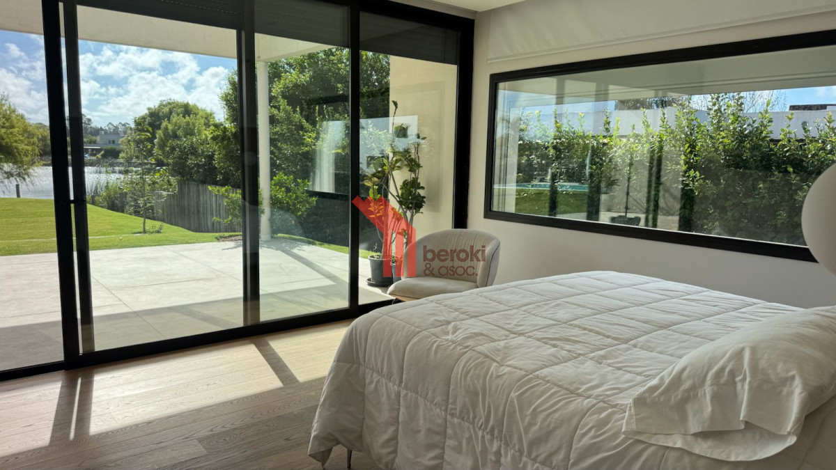 Casa ID.193 - Casa de 4 dormitorios sobre lago en Viñedos de la Tahona - 1.497 m² de terreno