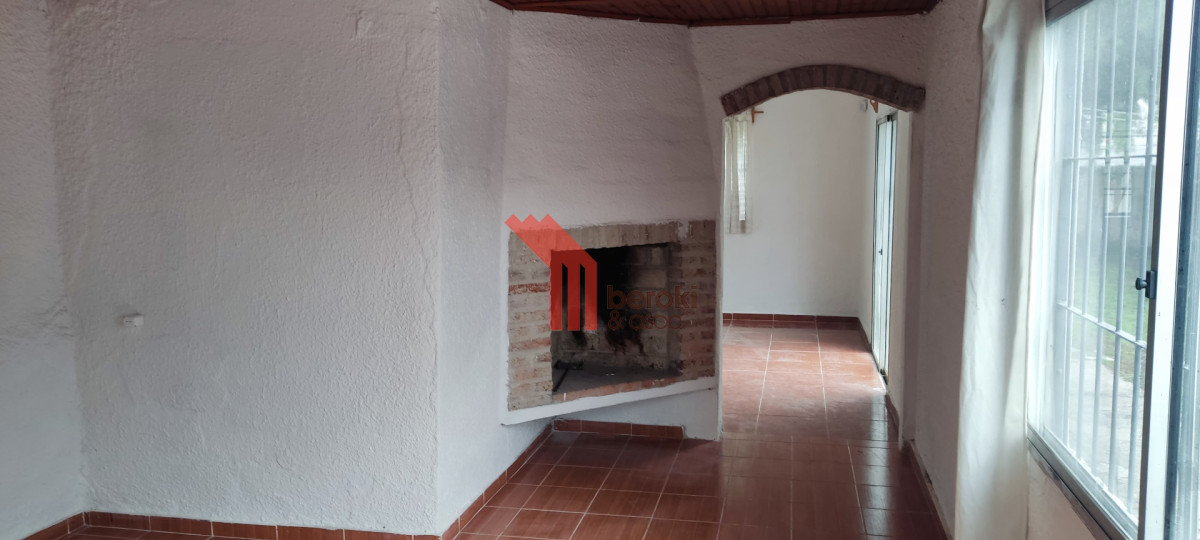 Casa ID.123 - Venta Casa 3 dormitorios + apartamento. Padrón único.  Cerrito de la Victoria.