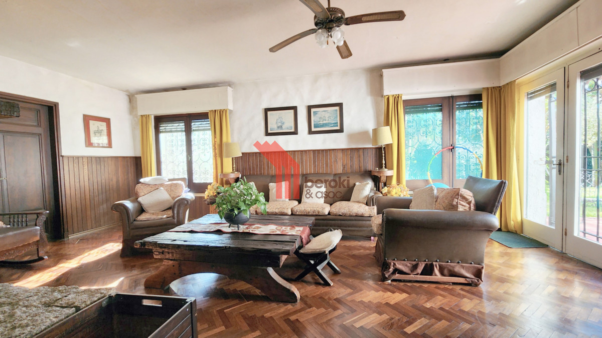 Casa ID.256 - Venta Casa Quinta Colón 8 Dormitorios