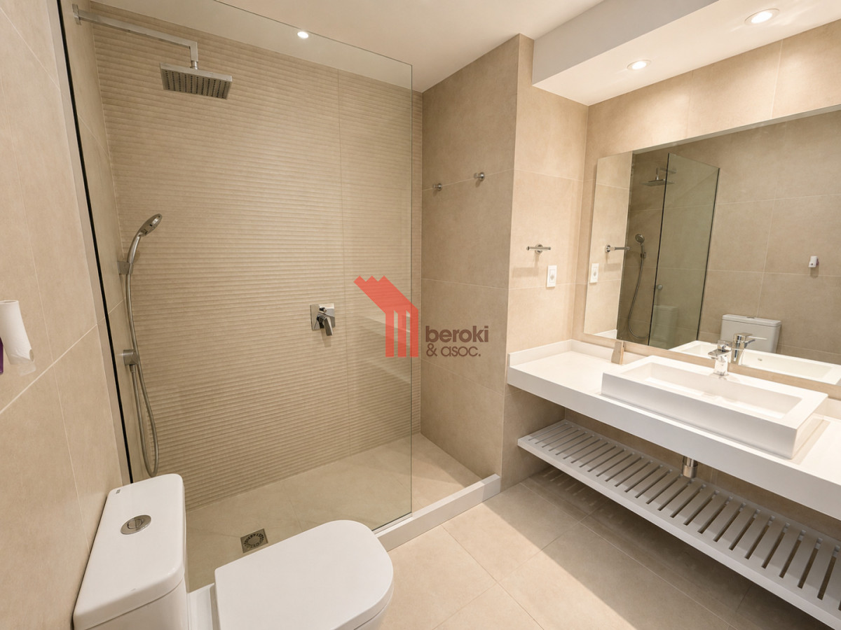 Casa ID.229 - Venta de casa de 3 dormitorios, 3 baños y cuarto de servicio en Altos de la Tahona con piscina y parrillero