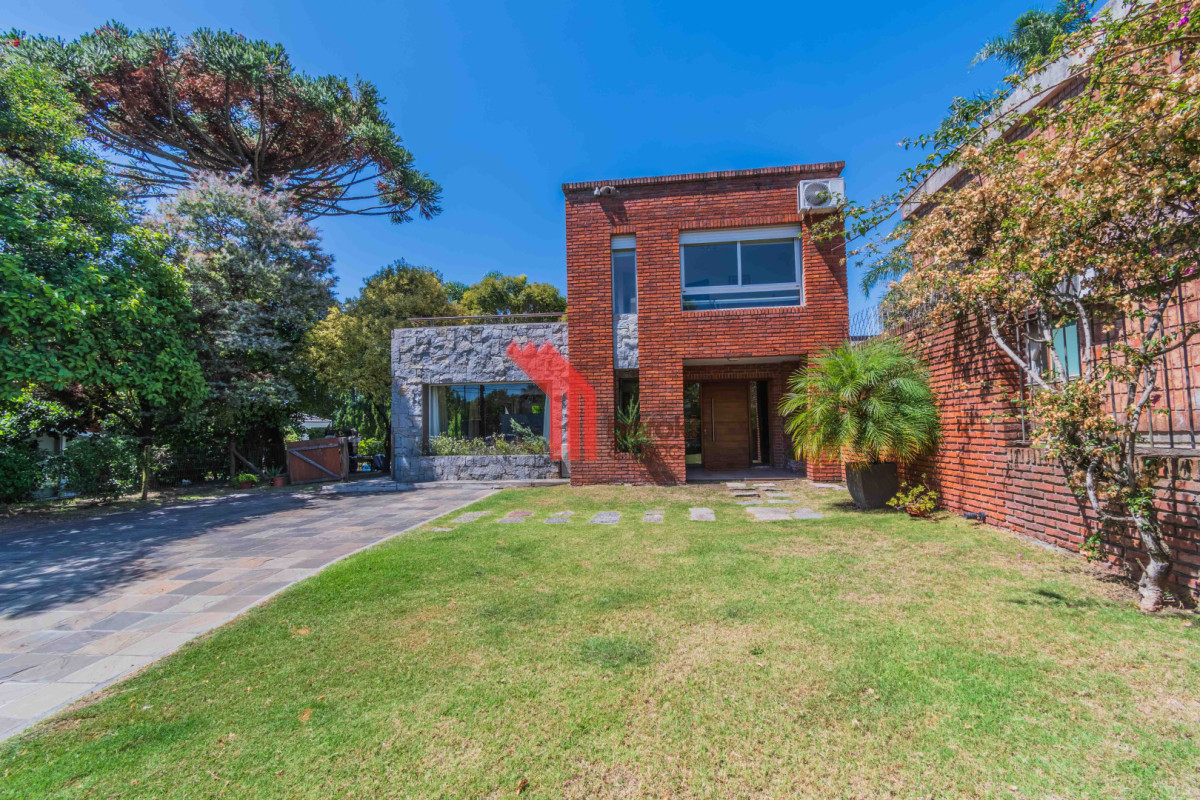 Casa ID.161 - Casa en Carrasco sobre 603 m² de terreno con potencial de ampliación