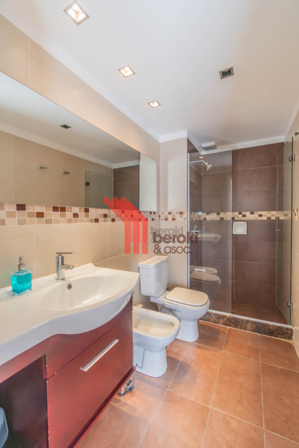 Casa ID.161 - Casa en Carrasco sobre 603 m² de terreno con potencial de ampliación