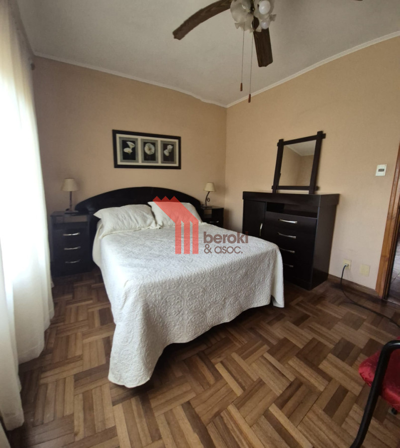Casa ID.208 - Venta Casa 3 dormitorios, jardín, garaje, Taller, Depósito, Local Comercial.