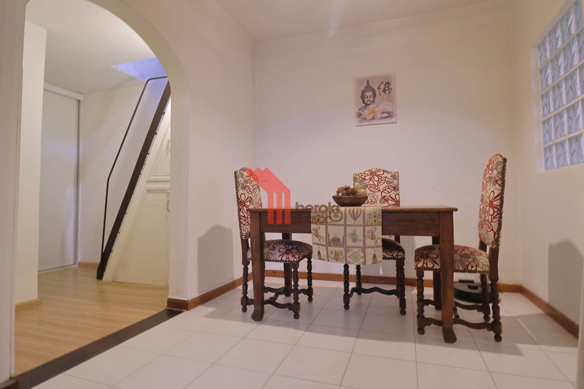 Casa ID.244 - Venta casa de 3 dormitorios y altillo en Carrasco Sur