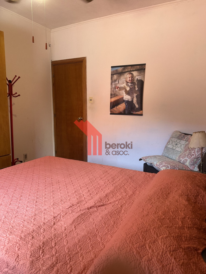 Casa ID.139 - Venta Casa 3 dormitorios+ Apto+ Local+ Parrillero +Deposito+ Gge. Terreno 422m2