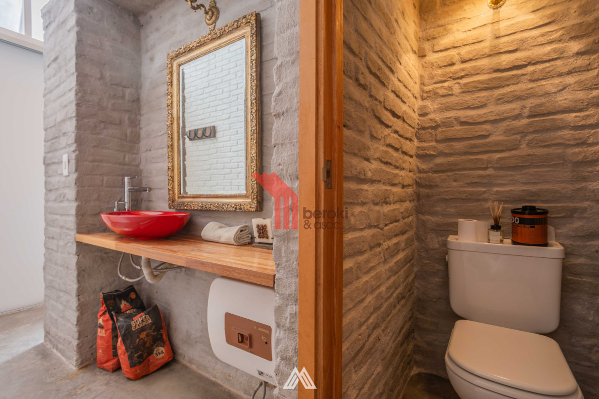 Casa ID.281 - Venta Casa 3 dormitorios Punta Carretas fondo barbacoa y estudio con sala de espera