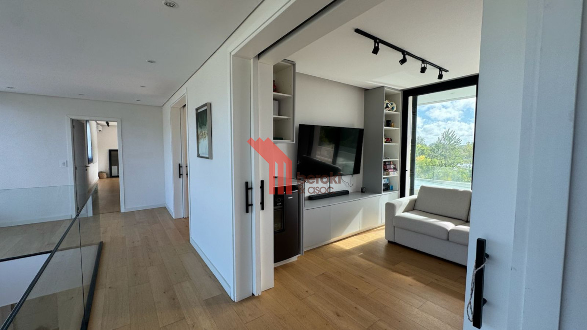 Casa ID.193 - Casa de 4 dormitorios sobre lago en Viñedos de la Tahona - 1.497 m² de terreno