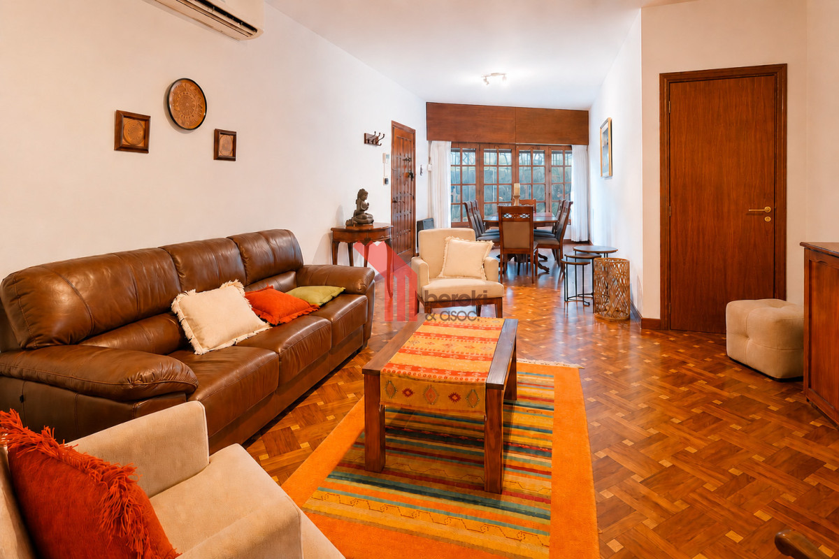 Casa ID.244 - Venta casa de 3 dormitorios y altillo en Carrasco Sur