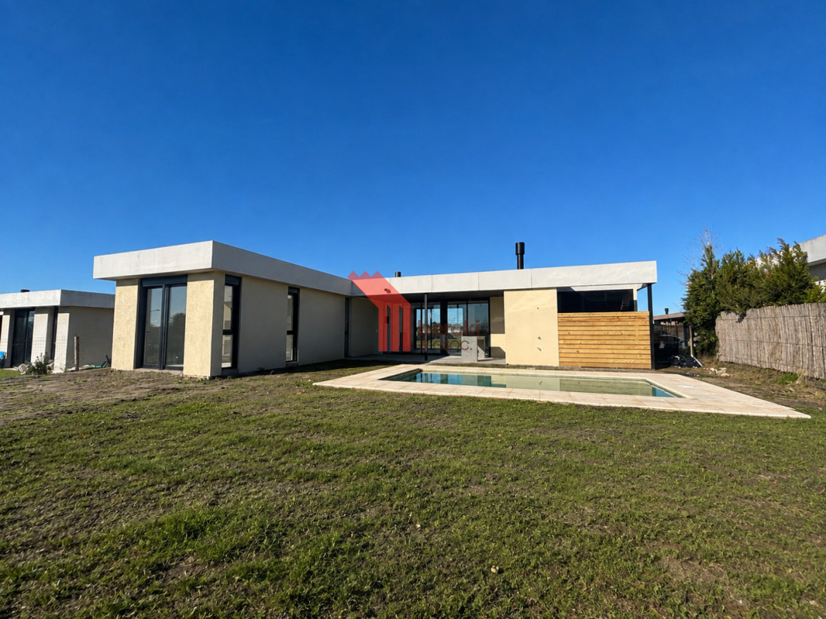 Casa ID.210 - Venta Casa a Estrenar 3 Dormitorios La Juana Piscina Barbacoa y Excelente Orientación