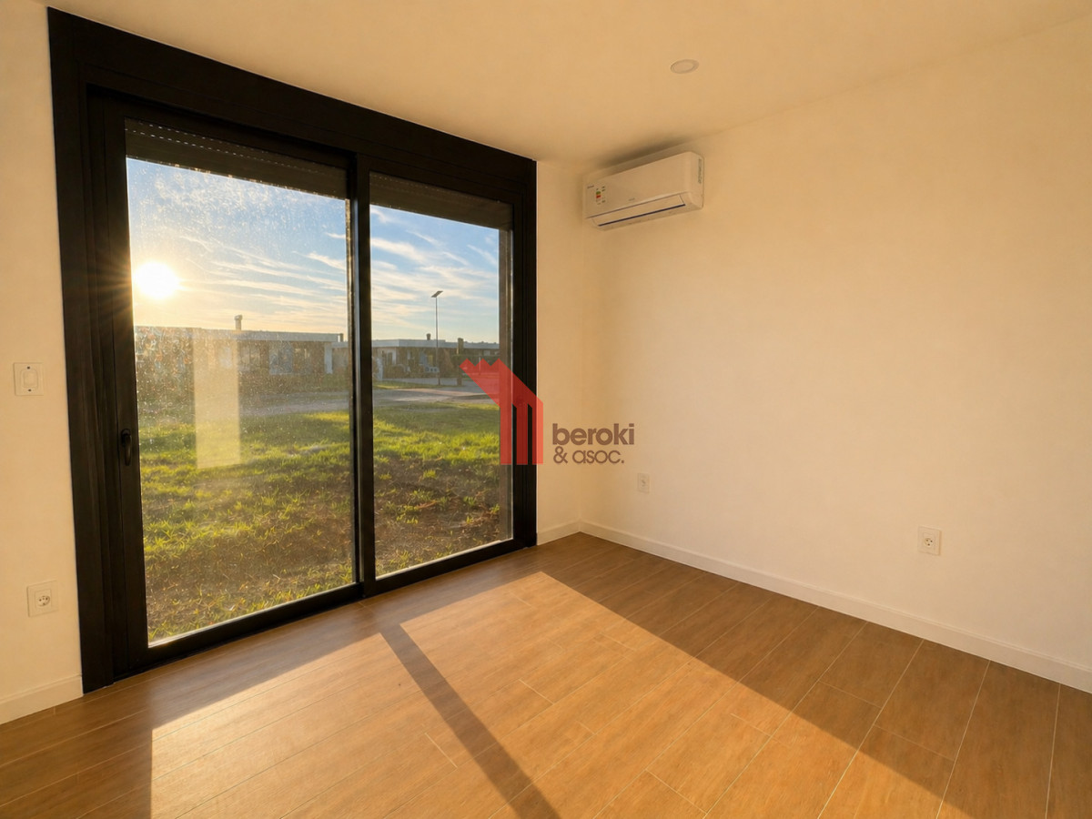 Casa ID.214 - Venta Casa 3 Dormitorios en La Juana con Piscina Barbacoa y Excelente Orientación