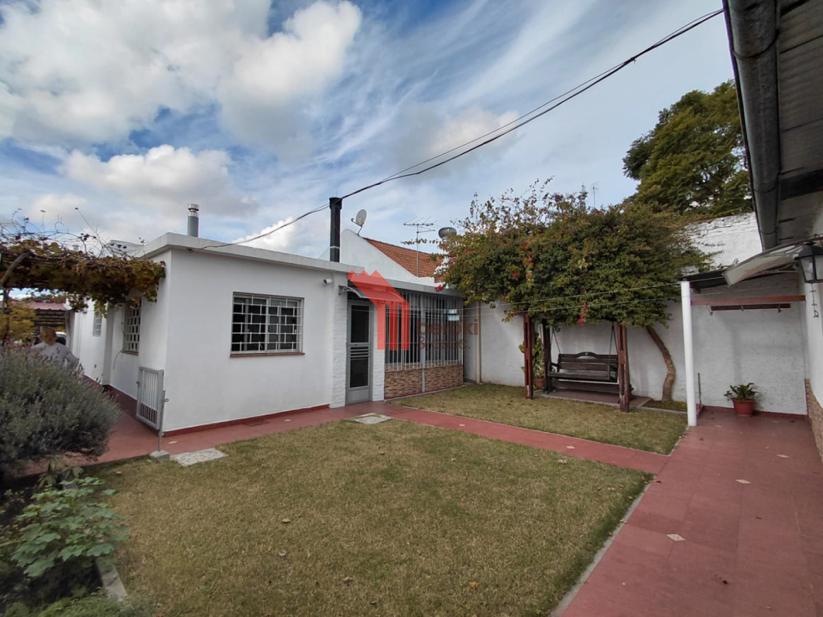 Casa ID.226 - Venta casa 3 dormitorios, 2 baños, mas monoambiente, Colon