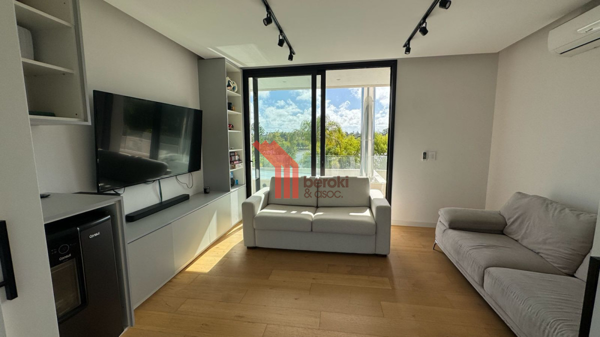 Casa ID.193 - Casa de 4 dormitorios sobre lago en Viñedos de la Tahona - 1.497 m² de terreno