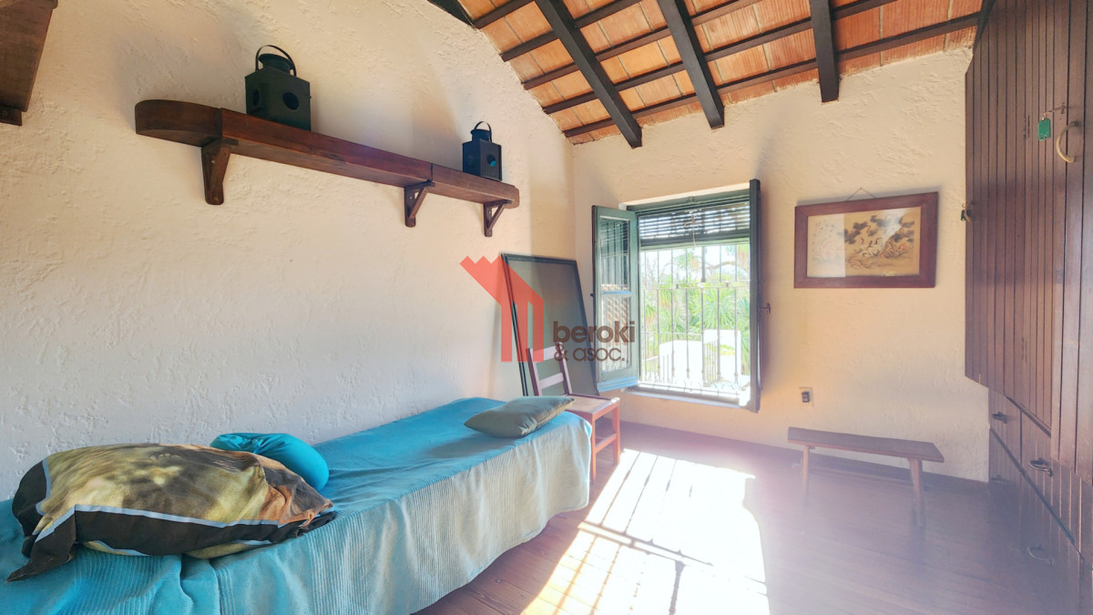 Casa ID.256 - Venta Casa Quinta Colón 8 Dormitorios