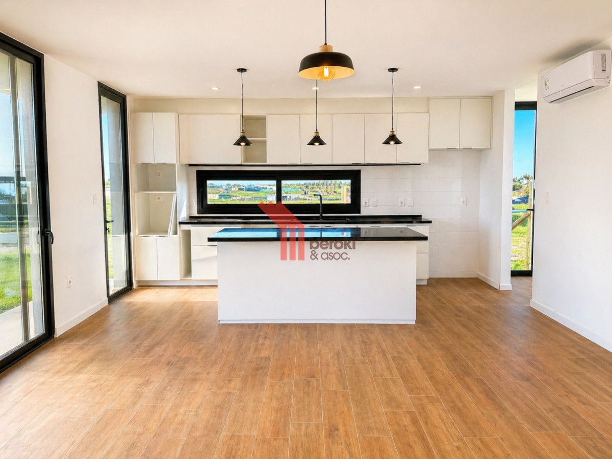 Casa ID.214 - Venta Casa 3 Dormitorios en La Juana con Piscina Barbacoa y Excelente Orientación