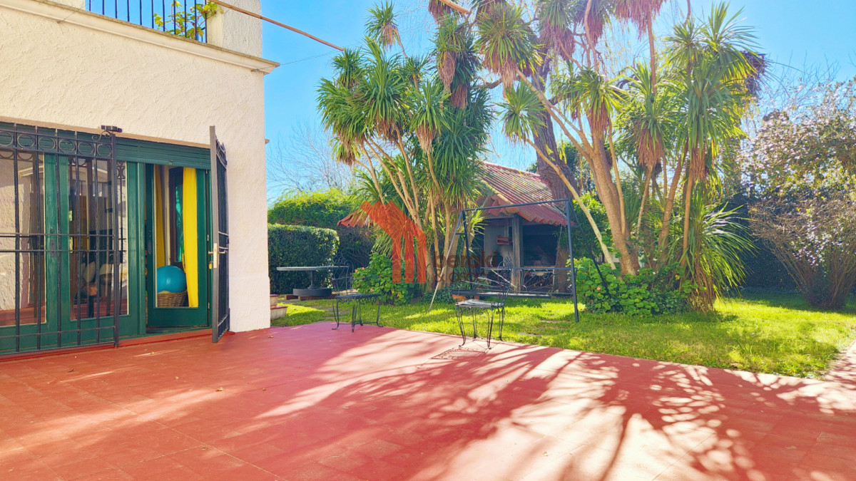 Casa ID.256 - Venta Casa Quinta Colón 8 Dormitorios