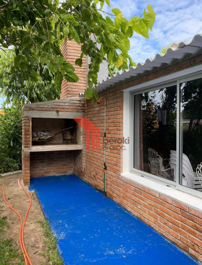 Casa ID.233 - Venta casa 3 dormitorio y cabaña al fondo, Costa Azul, Rocha