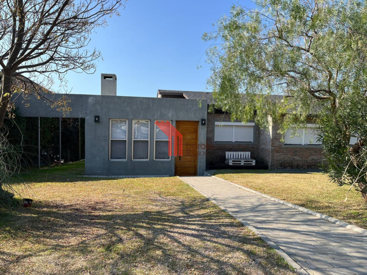 Casa ID.310 - Venta casa 4 dormitorios, Mercedes, Soriano