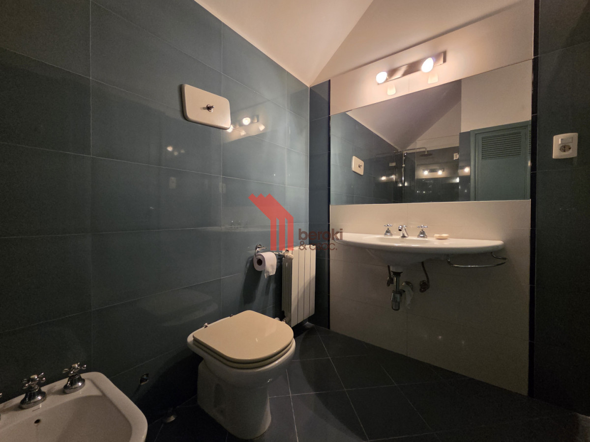 Casa ID.195 - Alquiler Casa en Carrasco 5 Dormitorios Jardín y Barbacoa 