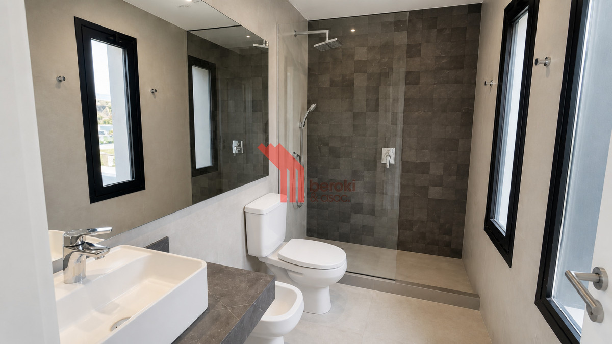 Casa ID.229 - Venta de casa de 3 dormitorios, 3 baños y cuarto de servicio en Altos de la Tahona con piscina y parrillero
