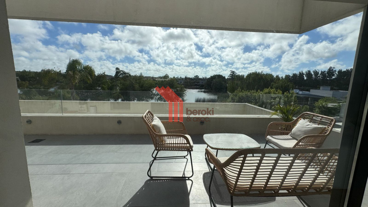 Casa ID.193 - Casa de 4 dormitorios sobre lago en Viñedos de la Tahona - 1.497 m² de terreno