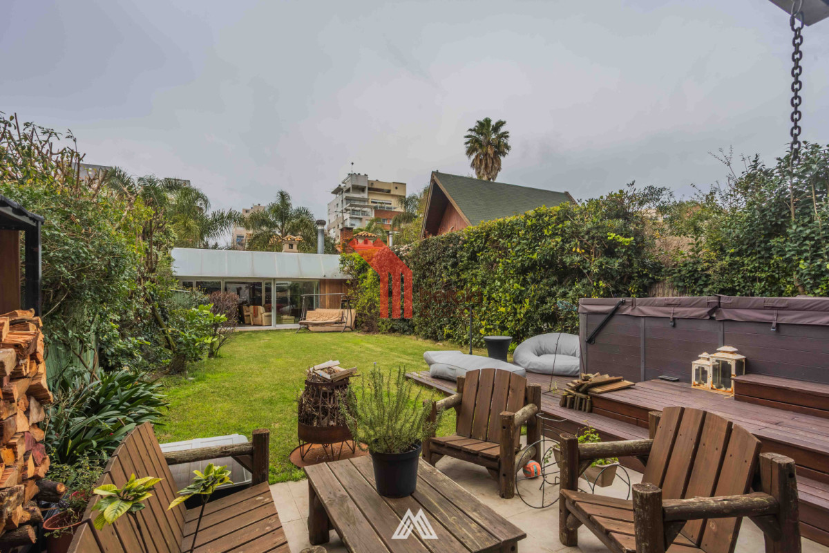 Casa ID.281 - Venta Casa 3 dormitorios Punta Carretas fondo barbacoa y estudio con sala de espera