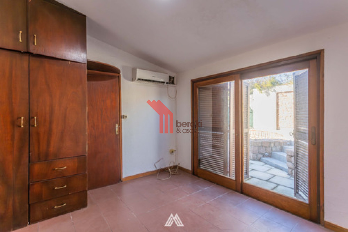 Casa ID.23 - Venta Casa Punta Gorda 4 Dormitorios Jardín Piscina Y Barbacoa