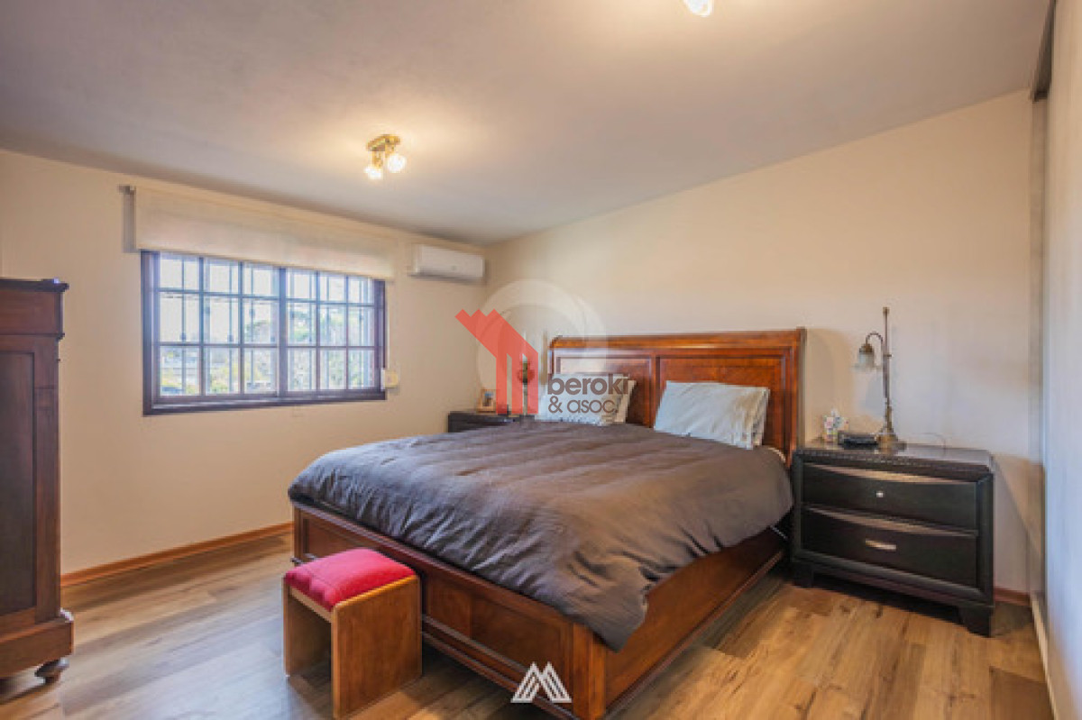 Casa ID.16 - Venta Casa 3 Dormitorios Barra De Carrasco Con Piscina Y 4 Cocheras