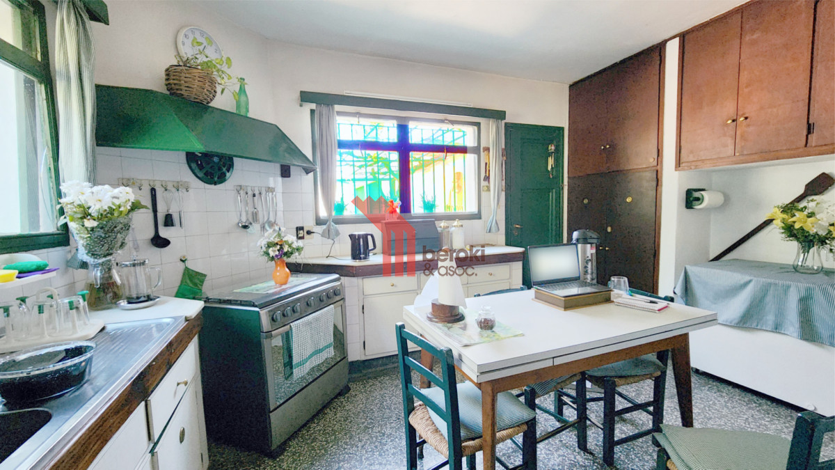 Casa ID.256 - Venta Casa Quinta Colón 8 Dormitorios