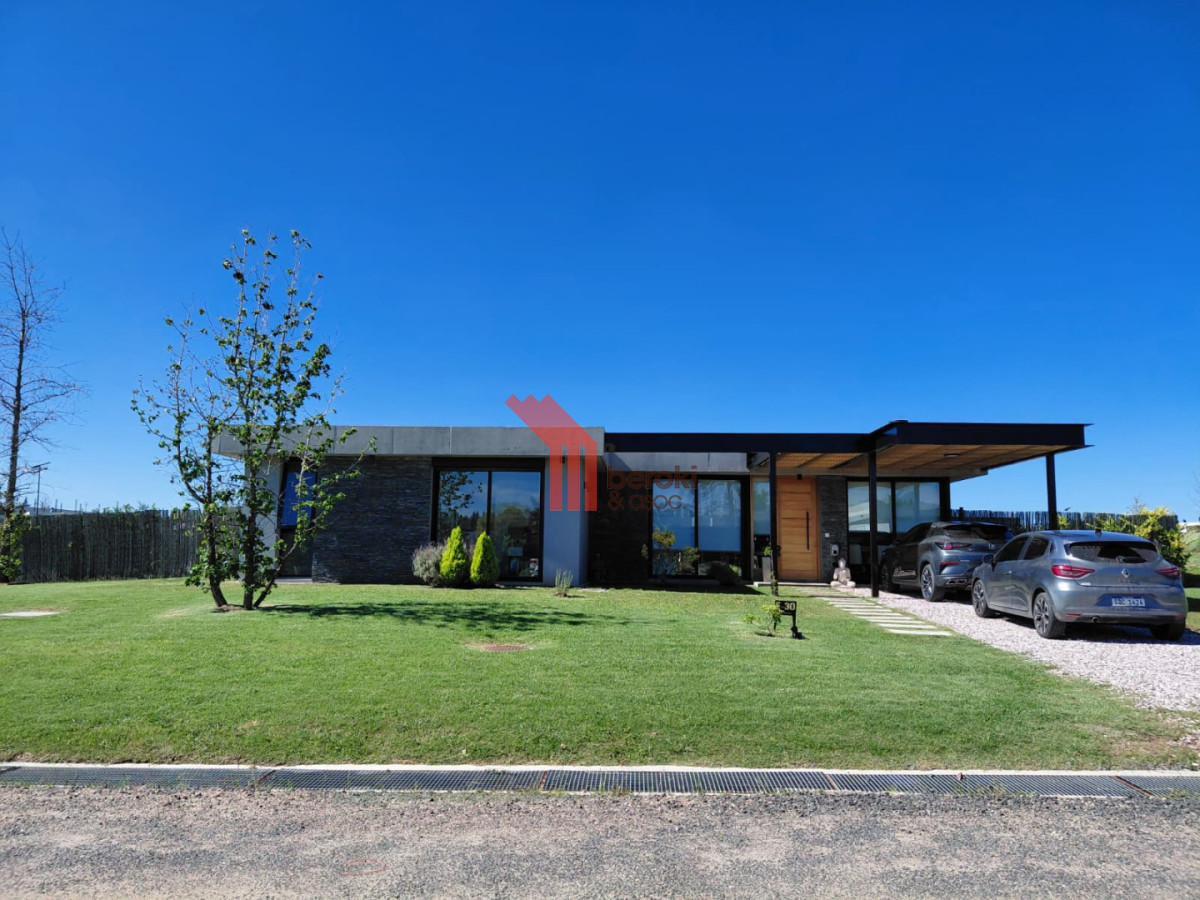 Casa ID.154 - Venta casa en La Juana, 3 dormitorios, 2 baños, piscina climatizada