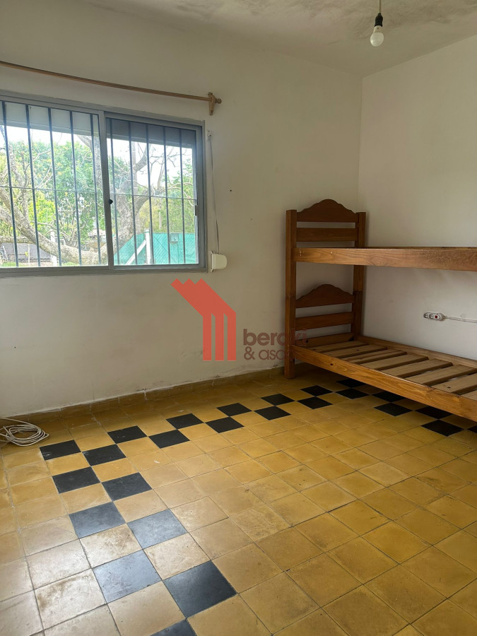 Casa ID.93 - Venta Casa 2 dormitorios. Carrasco Norte, Amplio terreno 636 m2