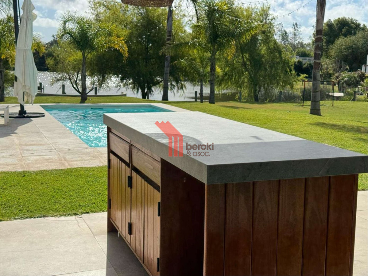 Casa ID.193 - Casa de 4 dormitorios sobre lago en Viñedos de la Tahona - 1.497 m² de terreno