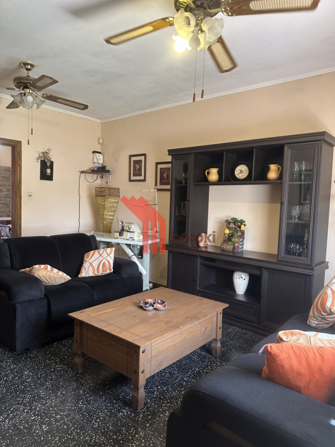 Casa ID.139 - Venta Casa 3 dormitorios+ Apto+ Local+ Parrillero +Deposito+ Gge. Terreno 422m2