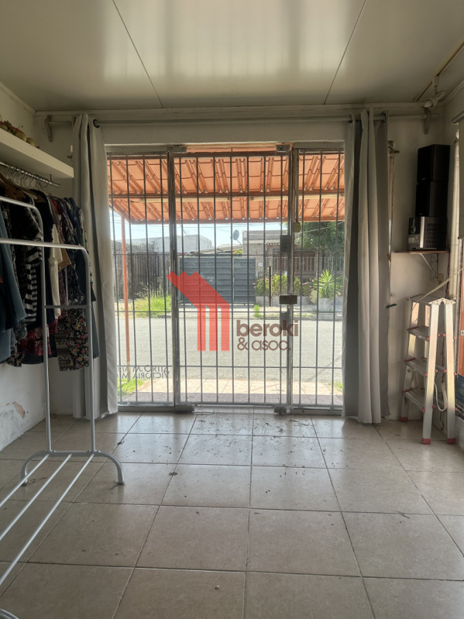 Casa ID.139 - Venta Casa 3 dormitorios+ Apto+ Local+ Parrillero +Deposito+ Gge. Terreno 422m2